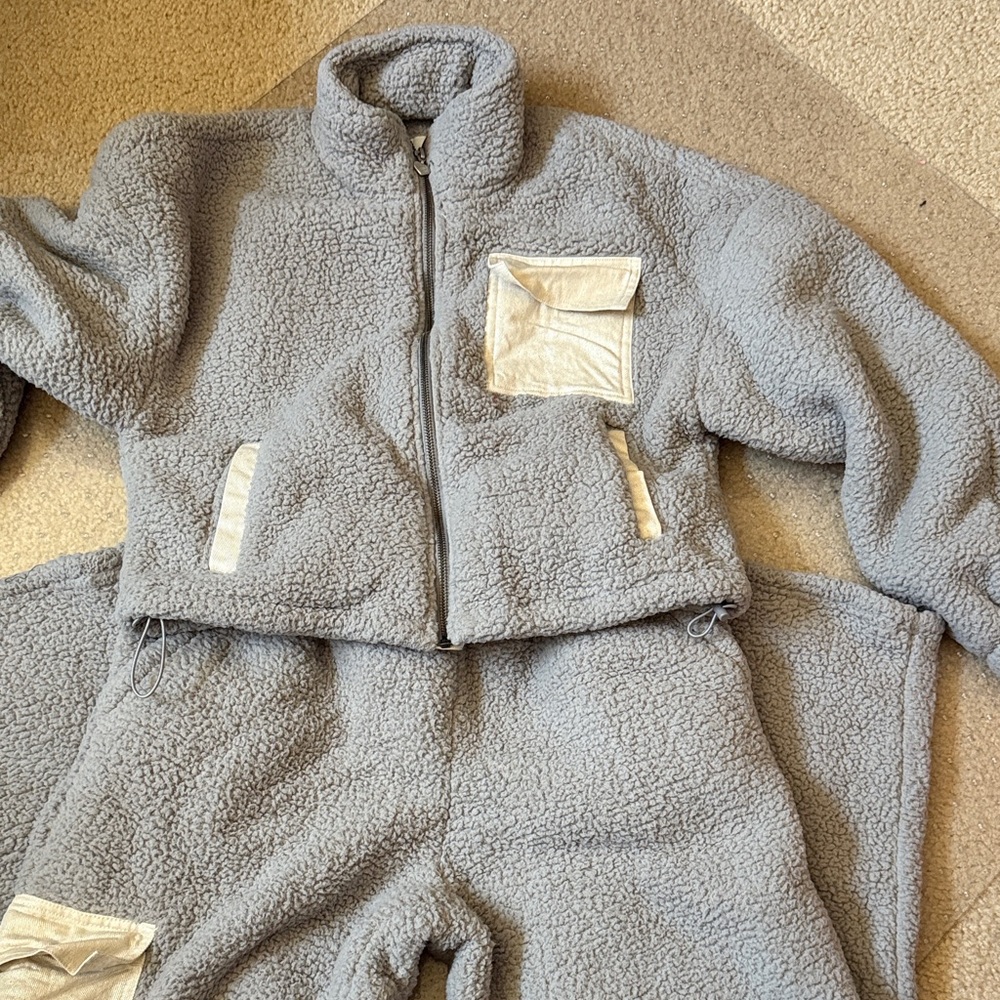 Celebrity Pink Gray Fleece Top and Matching Pant